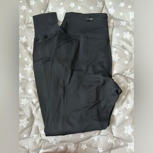Lululemon Flurry Up High-Rise Jogger
Black